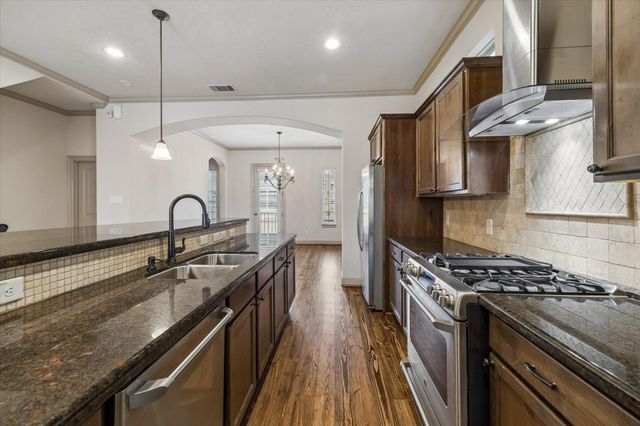 903 Asbury Street, Houston, TX 77007