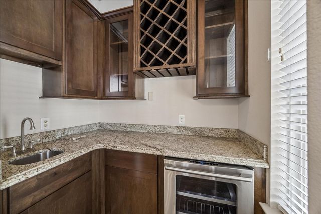 903 Asbury Street, Houston, TX 77007