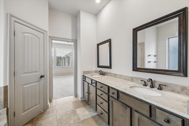 903 Asbury Street, Houston, TX 77007
