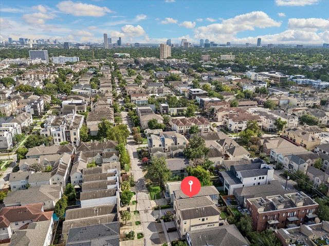 903 Asbury Street, Houston, TX 77007