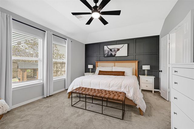 9135 Creekside Drive, Hitchcock, TX 77563
