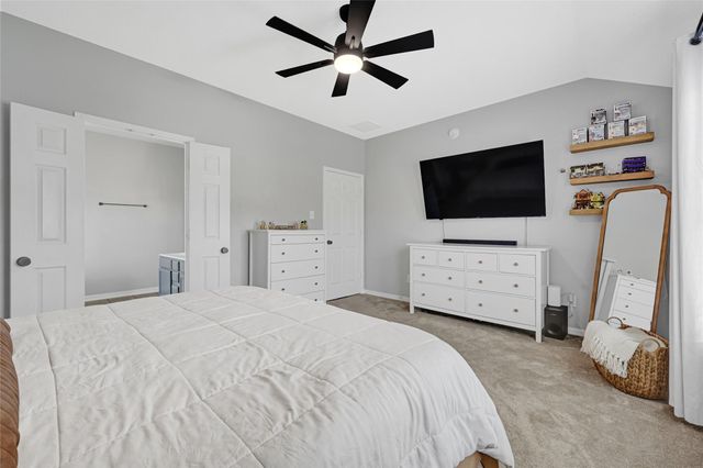 9135 Creekside Drive, Hitchcock, TX 77563