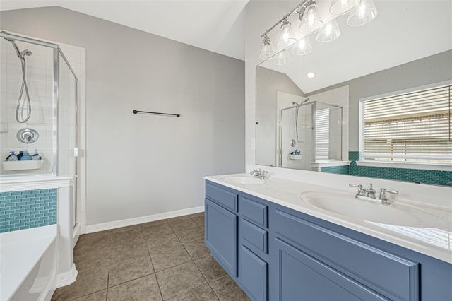 9135 Creekside Drive, Hitchcock, TX 77563