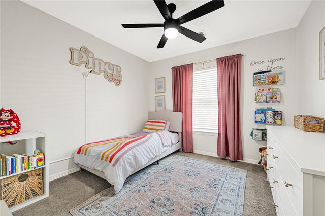 9135 Creekside Drive, Hitchcock, TX 77563