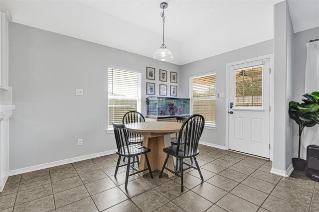 9135 Creekside Drive, Hitchcock, TX 77563