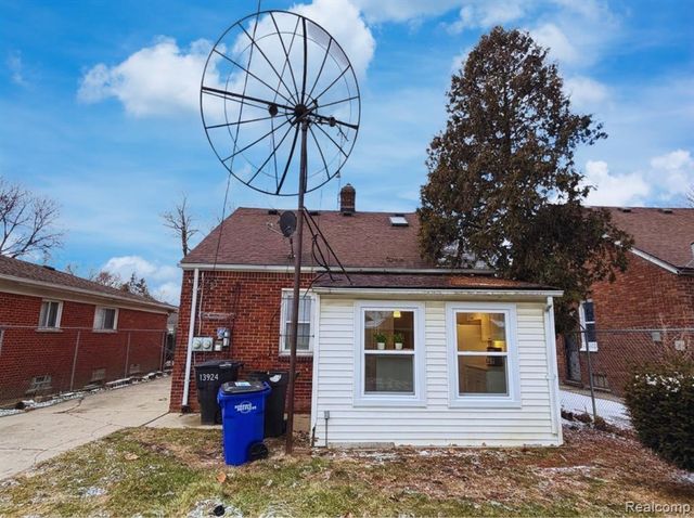 12674 Mettetal Street, Detroit, MI 48227