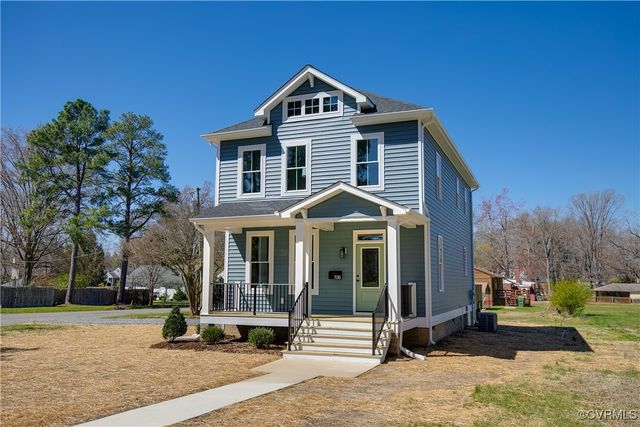 708 S Main St, Blackstone, VA 23824