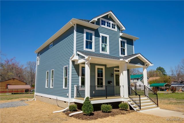708 S Main St, Blackstone, VA 23824