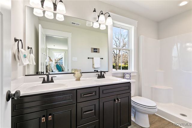 708 S Main St, Blackstone, VA 23824