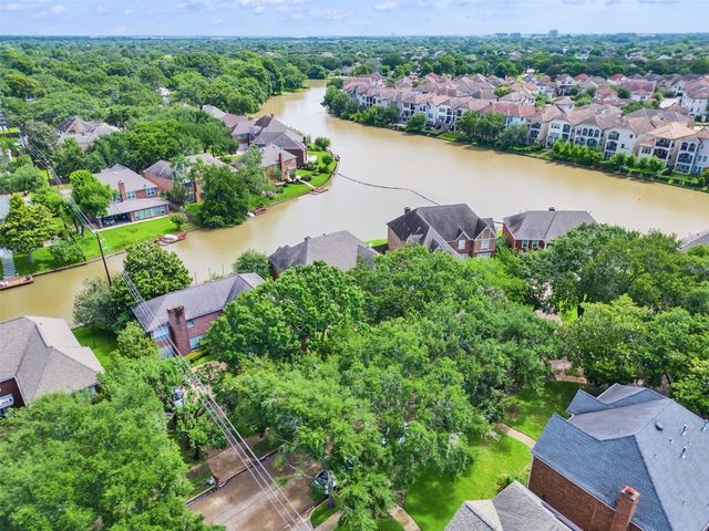 1127 Gloria Court, Sugar Land, TX 77478
