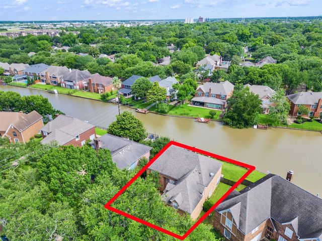 1127 Gloria Court, Sugar Land, TX 77478