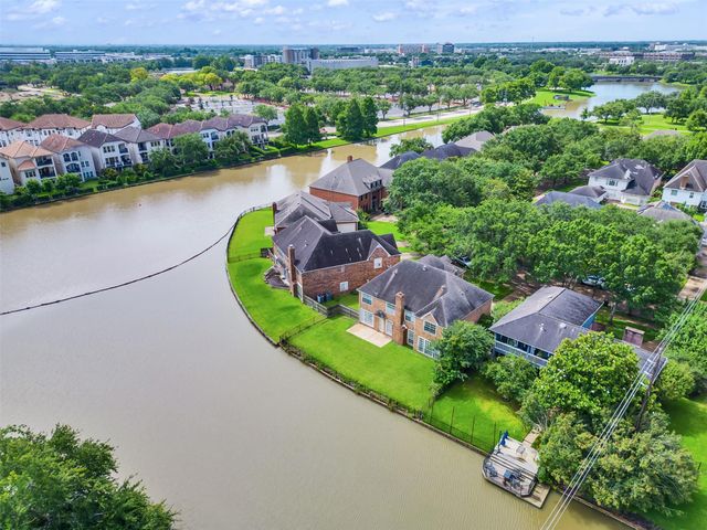 1127 Gloria Court, Sugar Land, TX 77478