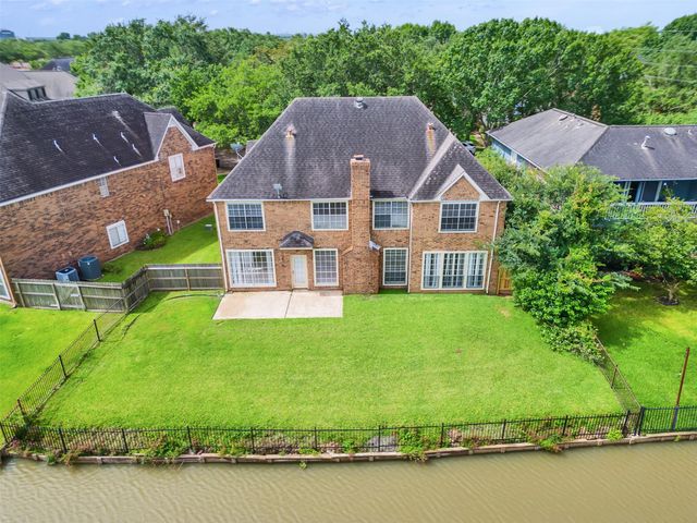 1127 Gloria Court, Sugar Land, TX 77478
