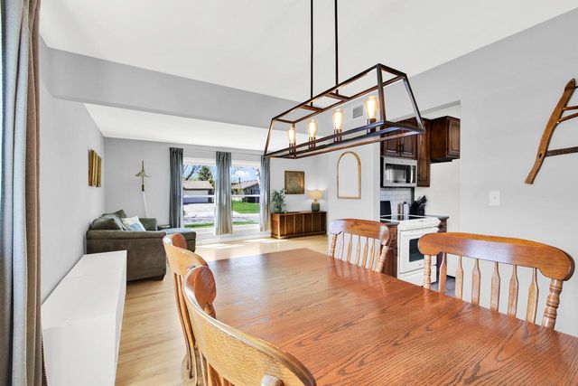 230 E Golden LANE, Oak Creek, WI 53154