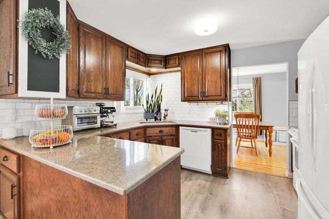 230 E Golden LANE, Oak Creek, WI 53154