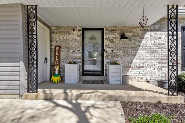 230 E Golden LANE, Oak Creek, WI 53154