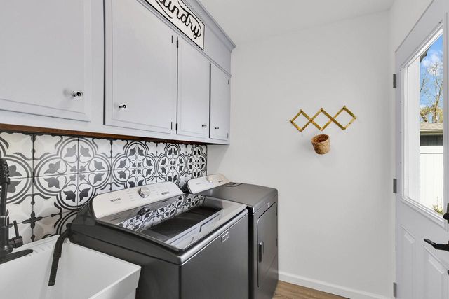 230 E Golden LANE, Oak Creek, WI 53154