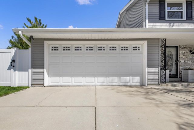 230 E Golden LANE, Oak Creek, WI 53154