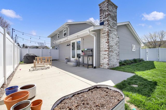 230 E Golden LANE, Oak Creek, WI 53154