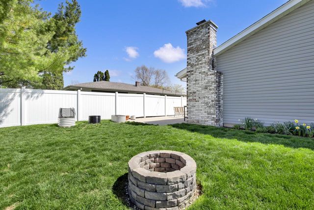 230 E Golden LANE, Oak Creek, WI 53154
