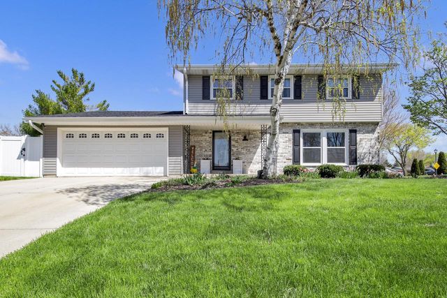 230 E Golden LANE, Oak Creek, WI 53154