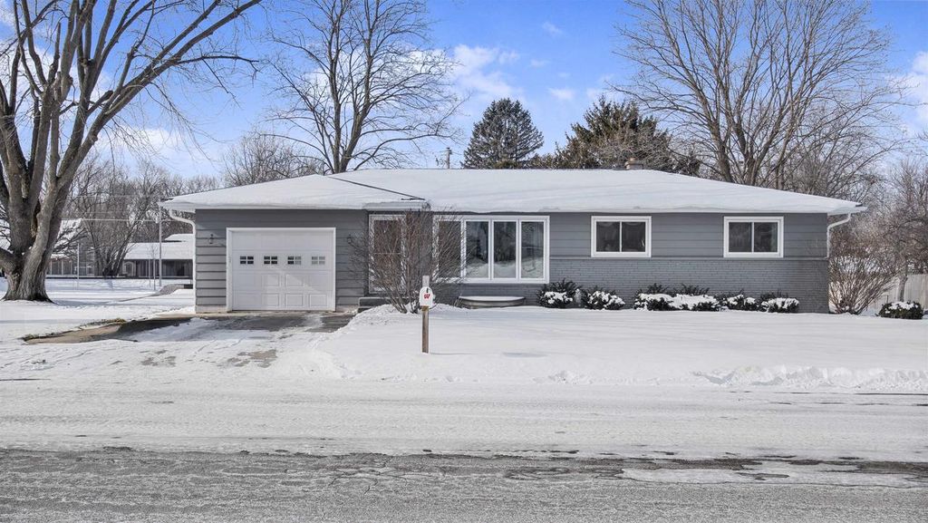 404 Anderson Street, Deforest, WI 53532