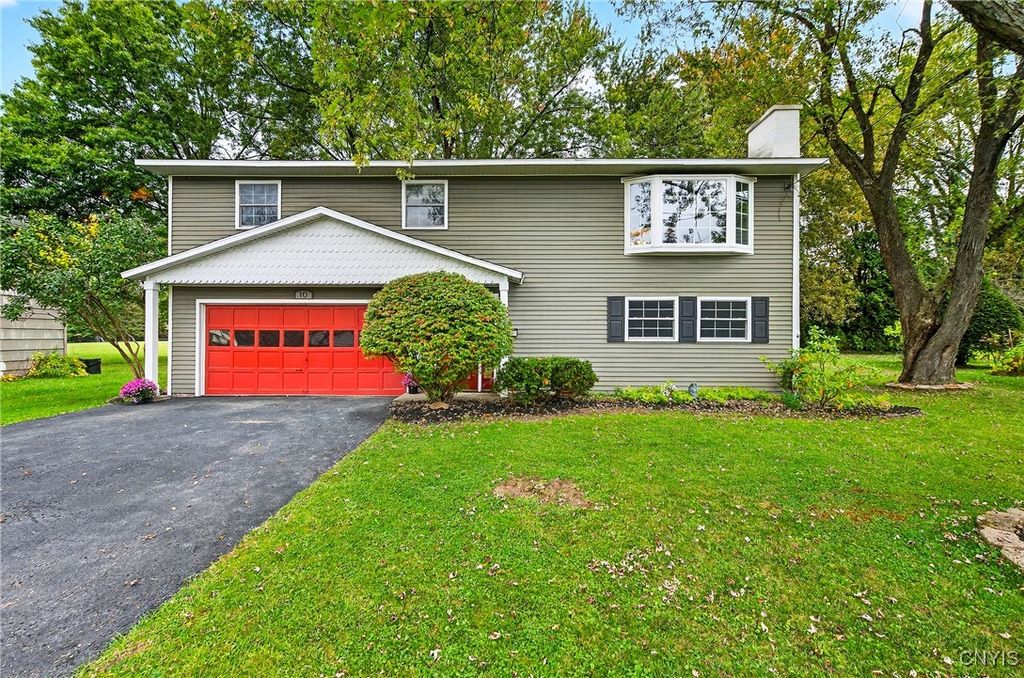 10 Indigo Path, Clay, NY 13090