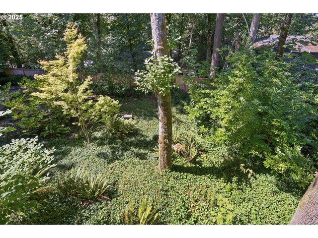 1847 WOODLAND Ter, Lake Oswego, OR 97034