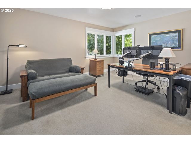 1847 WOODLAND Ter, Lake Oswego, OR 97034