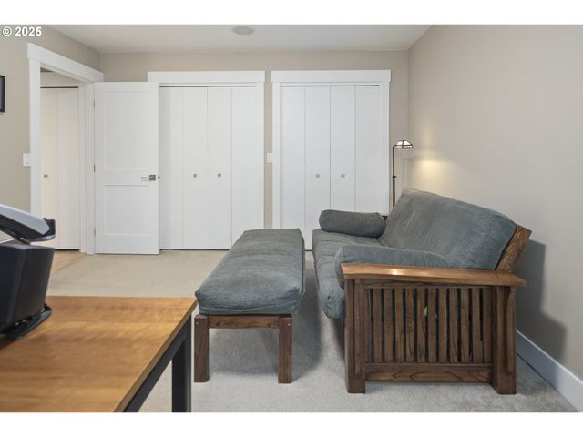 1847 WOODLAND Ter, Lake Oswego, OR 97034