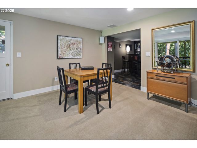 1847 WOODLAND Ter, Lake Oswego, OR 97034