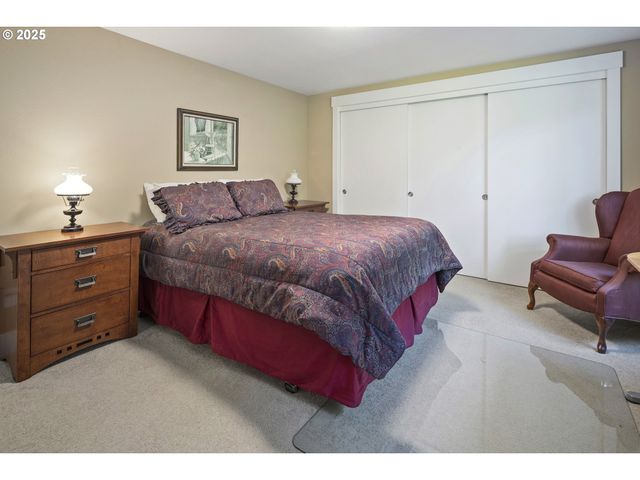 1847 WOODLAND Ter, Lake Oswego, OR 97034