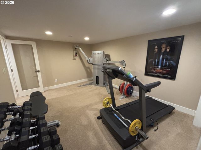 1847 WOODLAND Ter, Lake Oswego, OR 97034