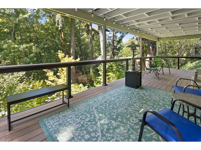 1847 WOODLAND Ter, Lake Oswego, OR 97034