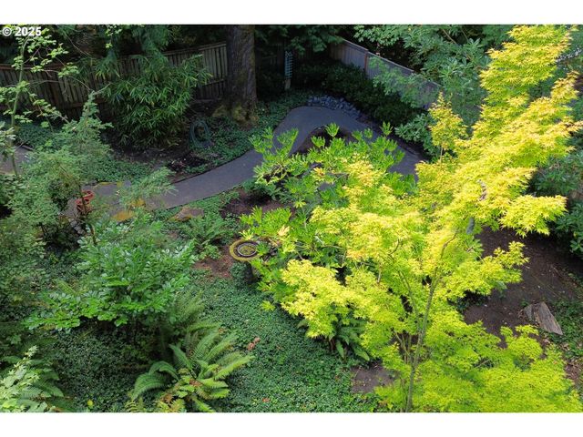 1847 WOODLAND Ter, Lake Oswego, OR 97034