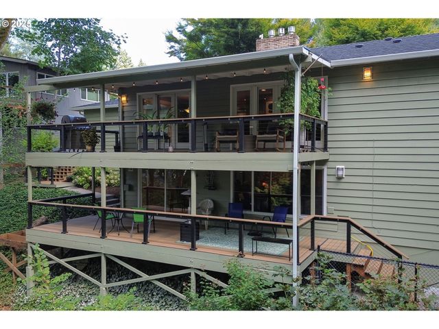 1847 WOODLAND Ter, Lake Oswego, OR 97034