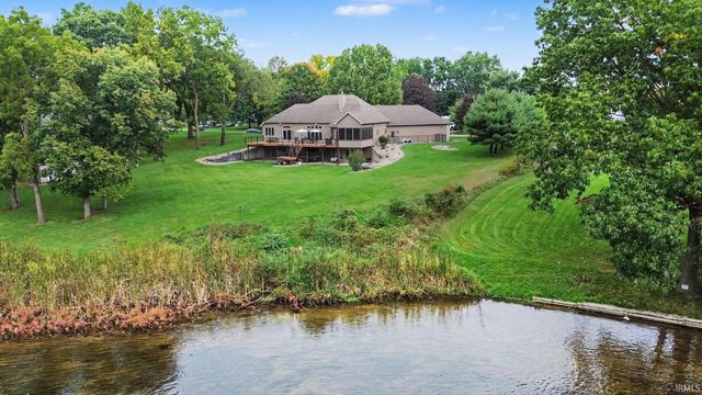 52221 Winding Waters Lane, Elkhart, IN 46514