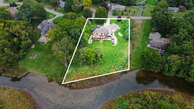 52221 Winding Waters Lane, Elkhart, IN 46514
