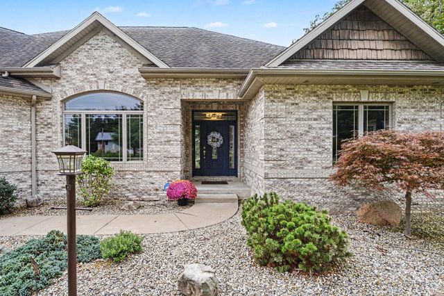 52221 Winding Waters Lane, Elkhart, IN 46514