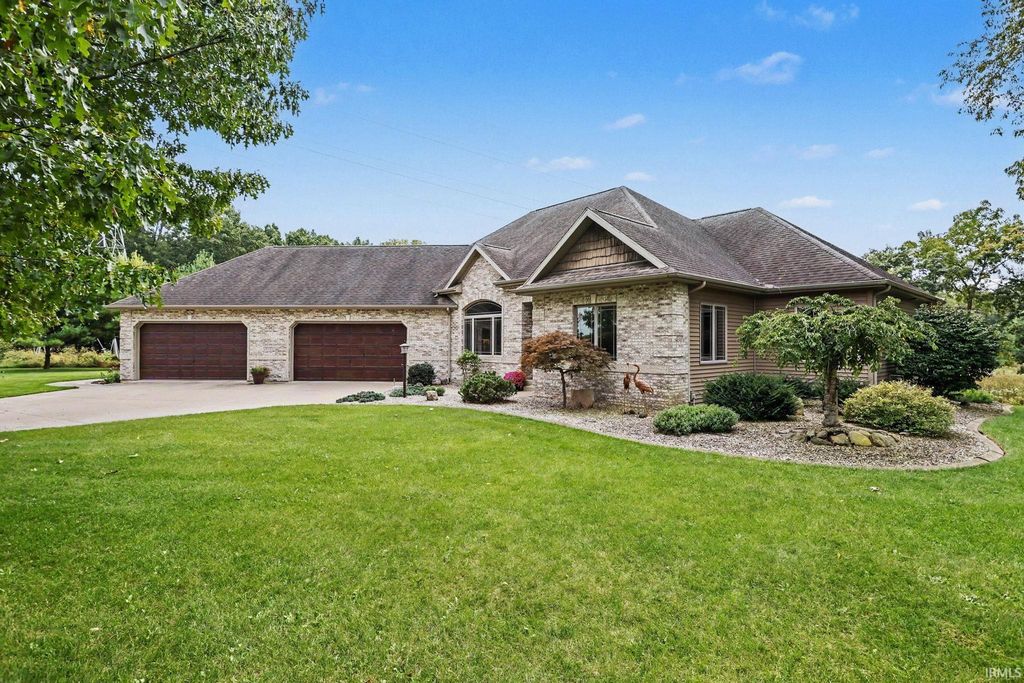 52221 Winding Waters Lane, Elkhart, IN 46514