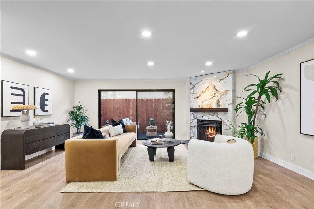 1807 10th 4, Santa Monica, CA 90404