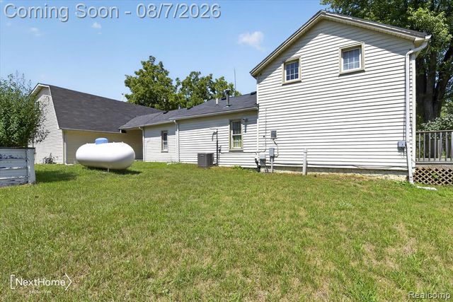 23740 Carleton West Rd Road, Belleville, MI 48111