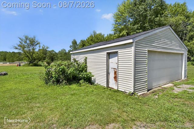 23740 Carleton West Rd Road, Belleville, MI 48111