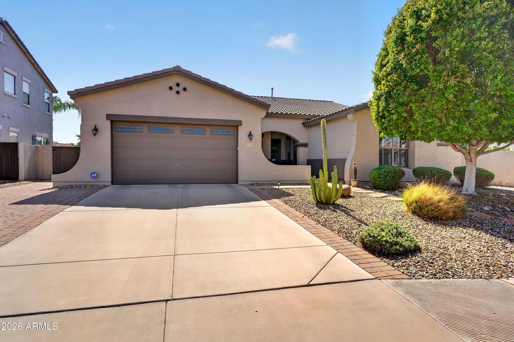 6729 S BANNING Street, Gilbert, AZ 85298 — exterior