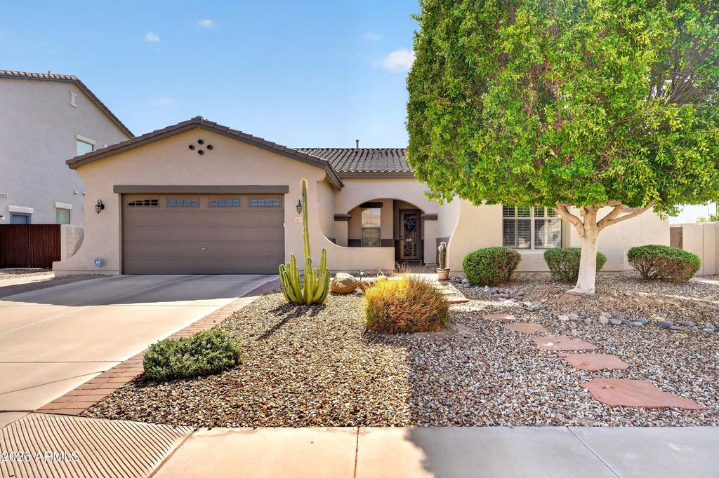 6729 S BANNING Street, Gilbert, AZ 85298 — photo 2
