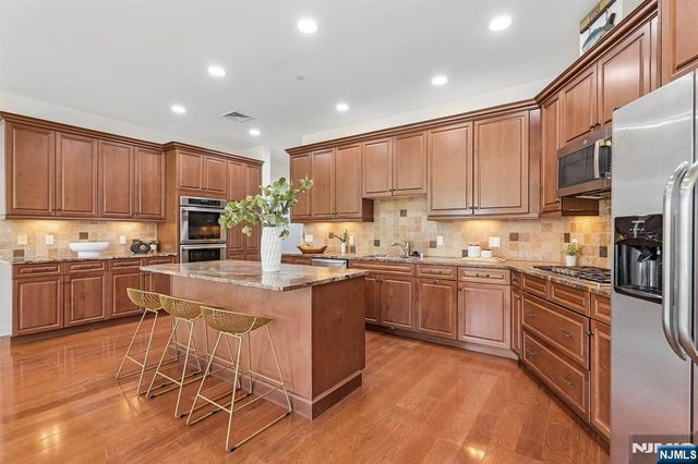 211 Metzger Drive, West Orange, NJ 07052