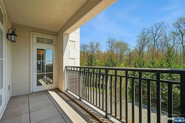 211 Metzger Drive, West Orange, NJ 07052