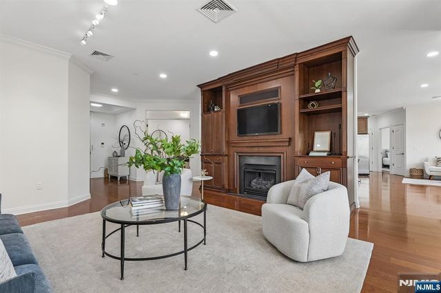 211 Metzger Drive, West Orange, NJ 07052