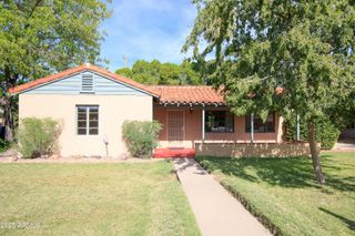 330 E MEDLOCK Drive, Phoenix, AZ 85012