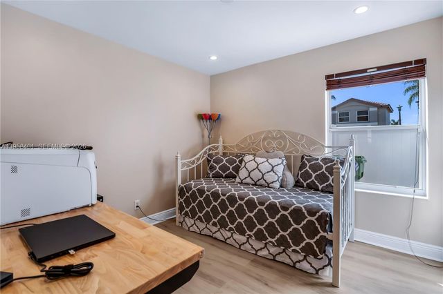 17476 SW 20th St, Miramar, FL 33029